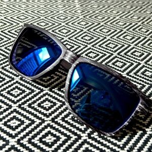 Brand new unisex sunglasses